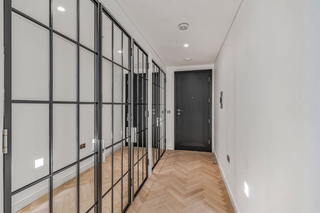 Property photo 3 of 16 Hallway