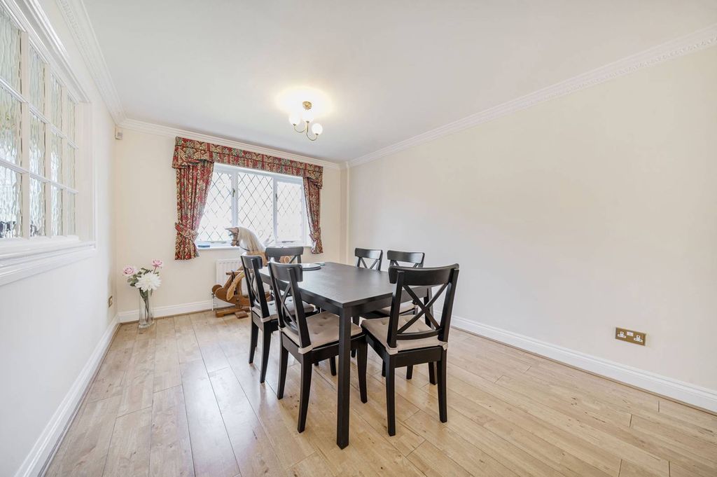 Property photo 1 of 21