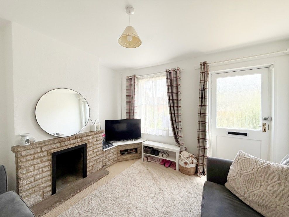 Property photo 2 of 8