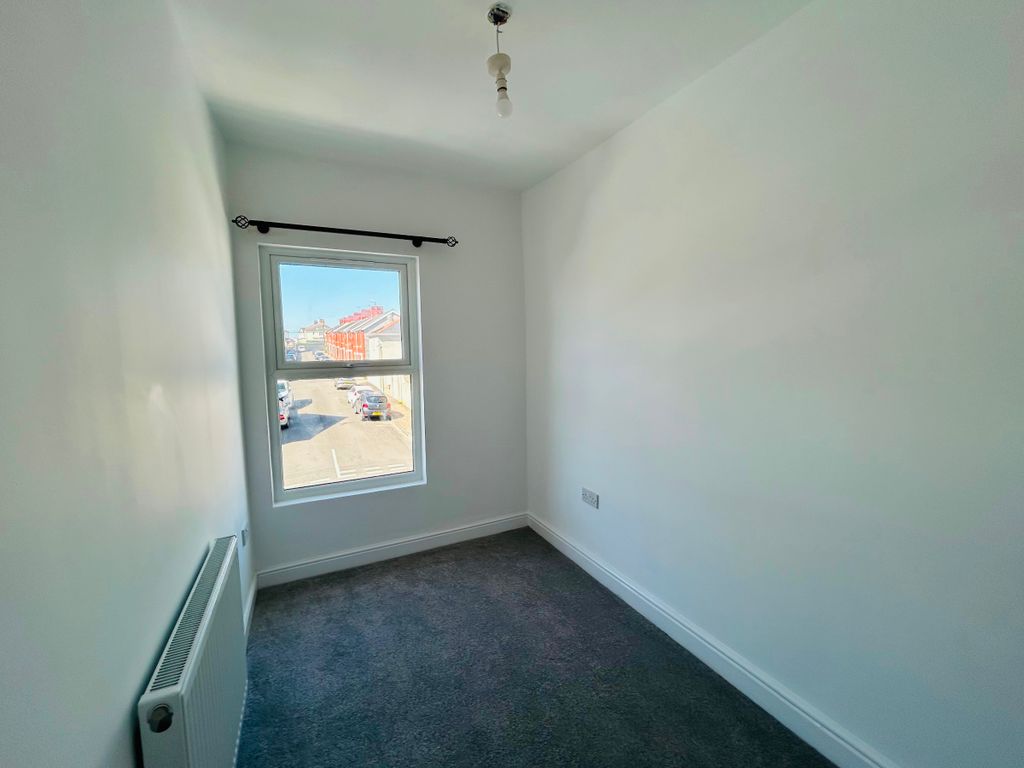 Additional image 6 of 2 bed flat to rent52B Suffolk Place, Porthcawl CF36