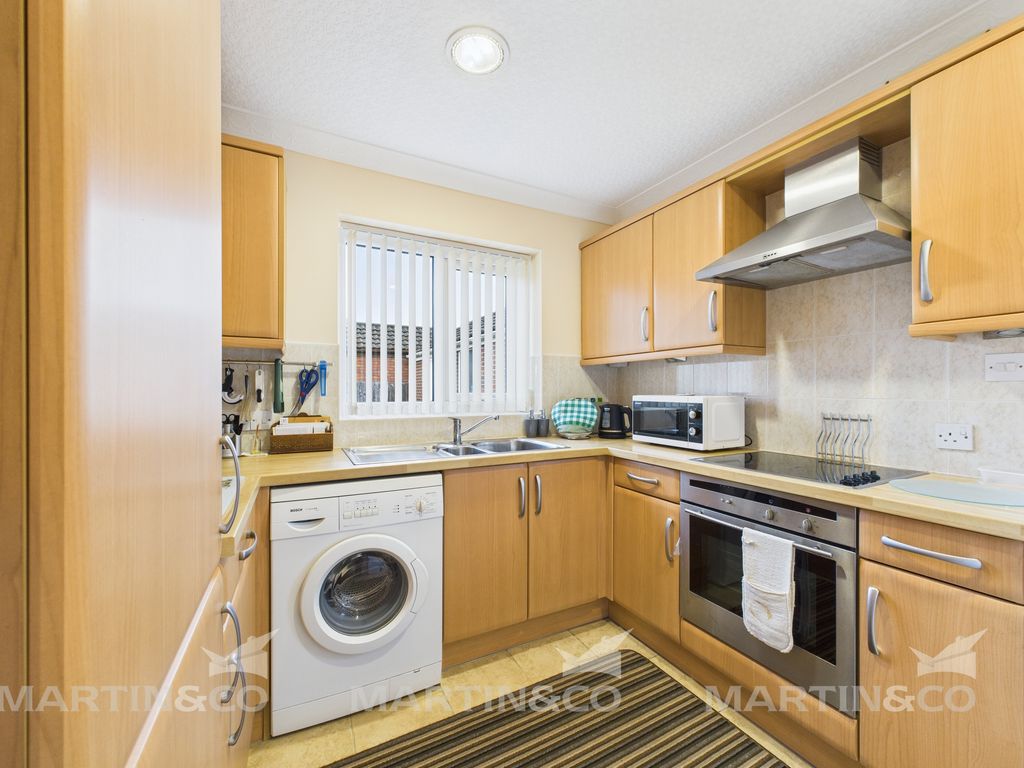 Property photo 2 of 15 Cam02406G0-Pr0533-Still023