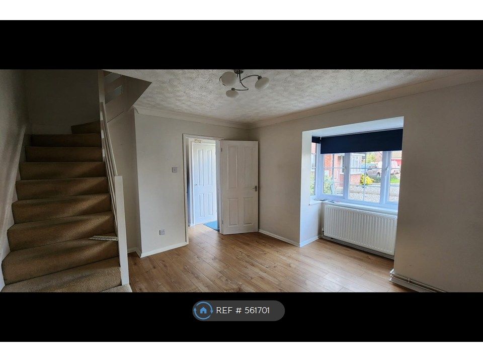 Property photo 3 of 18 Living Room