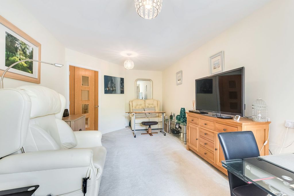 Property photo 3 of 18