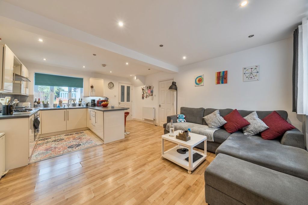 Property photo 2 of 16