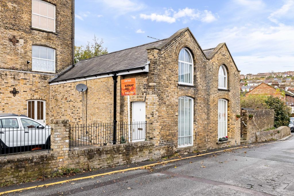 Property photo 1 of 11