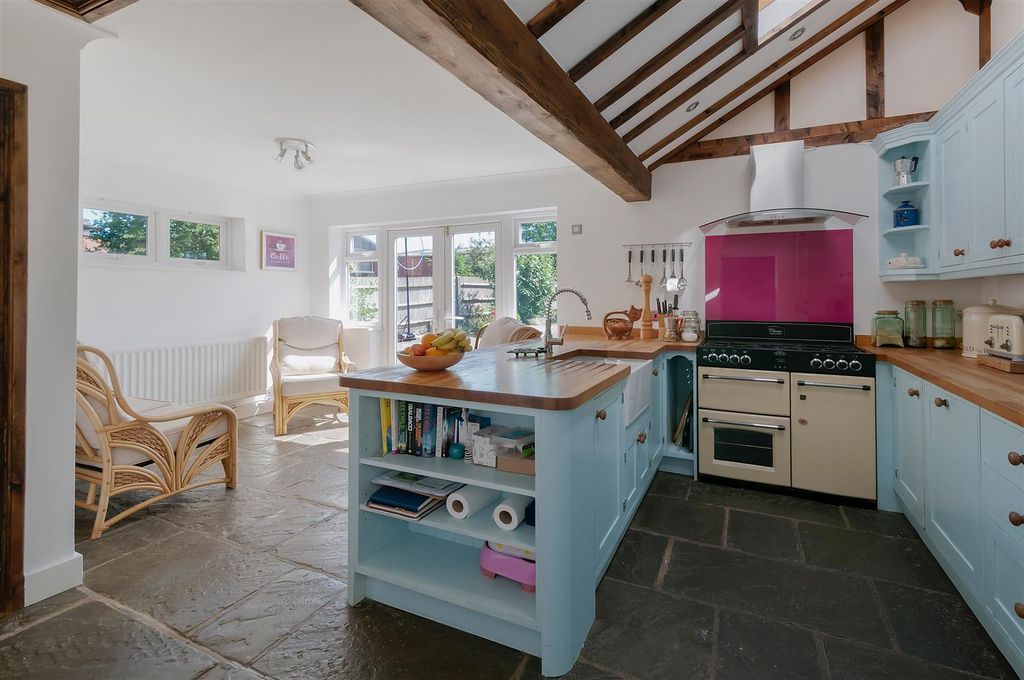 Property photo 2 of 16 Kitchen.Jpg