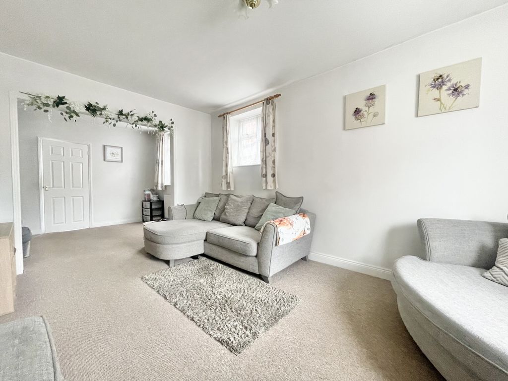 Property photo 3 of 17 Photo 3