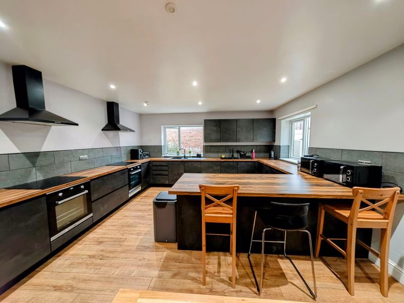 Property photo 2 of 11 Photo 2