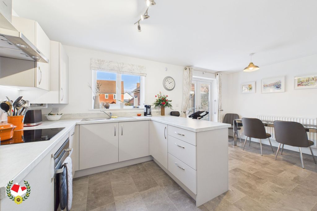 Property photo 3 of 13