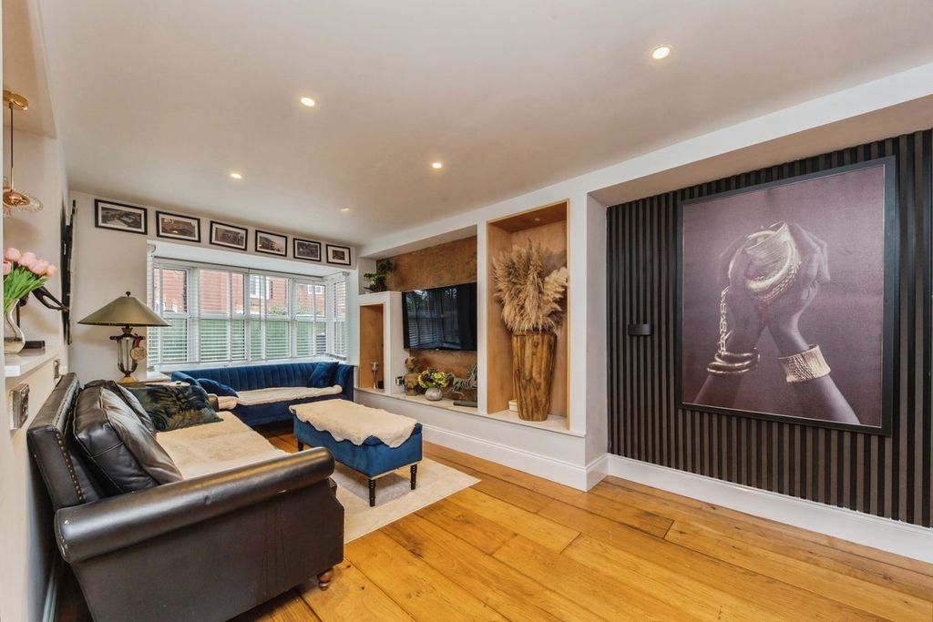 Property photo 2 of 22