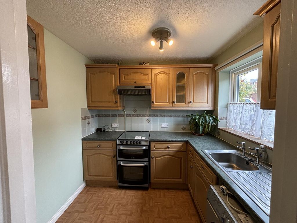 Property photo 3 of 13 Kitchen