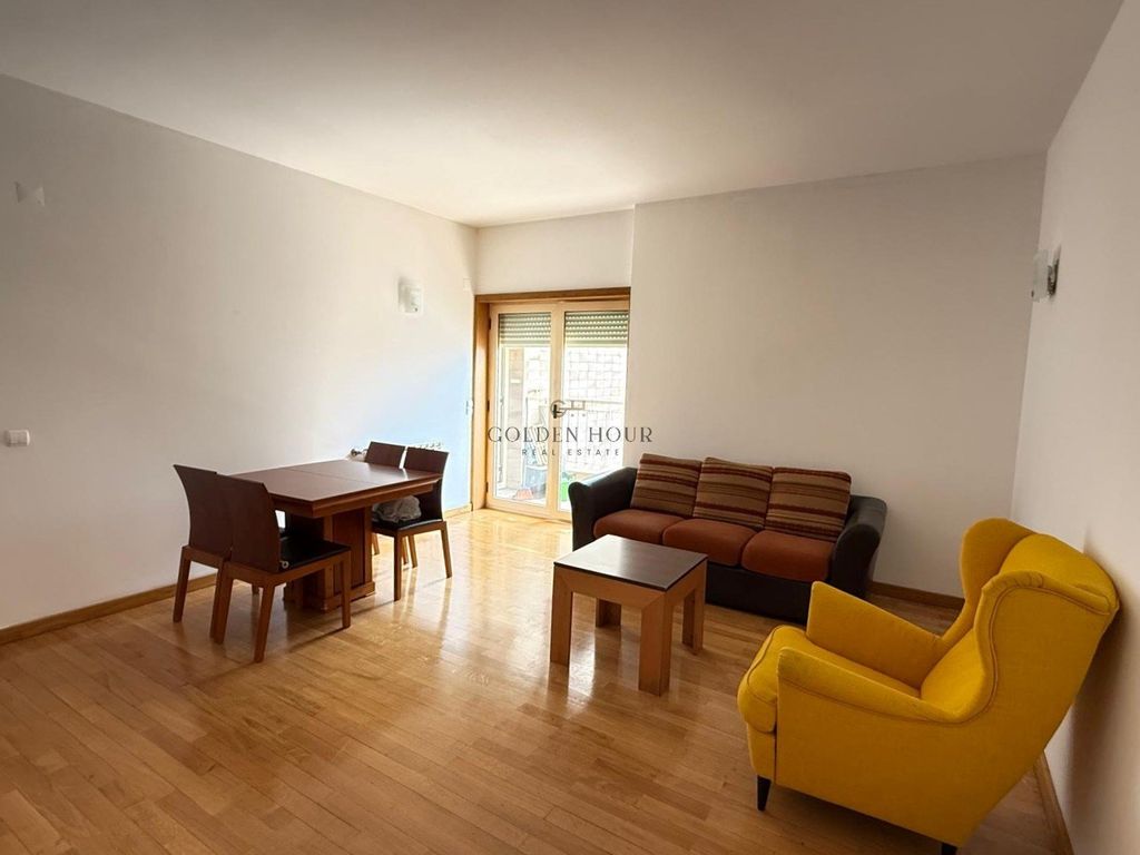 Property photo 1 of 33 2-Bedroom Apartment Near Casa Da Música, Porto