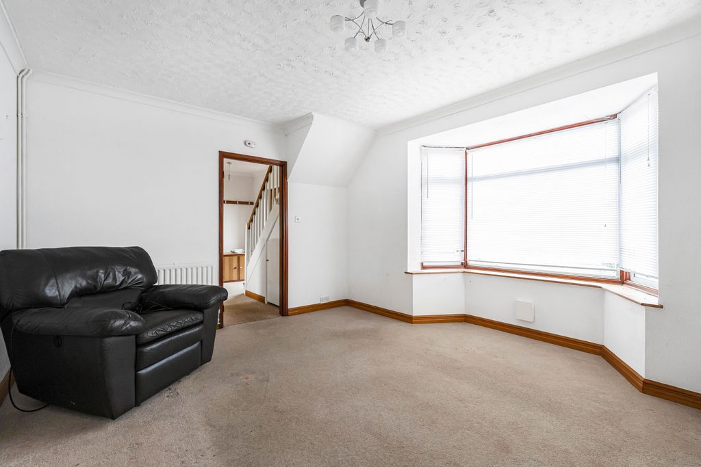 Property photo 3 of 12 Lounge
