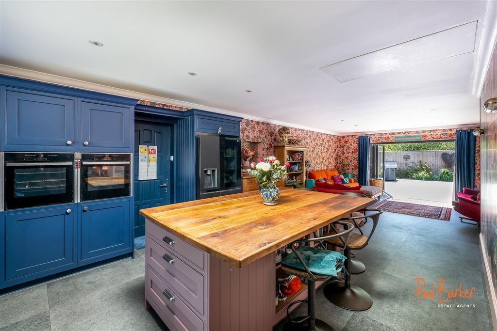Property photo 2 of 38 260430 - Verbridge, Harpenden Lane, Redbourn - 06