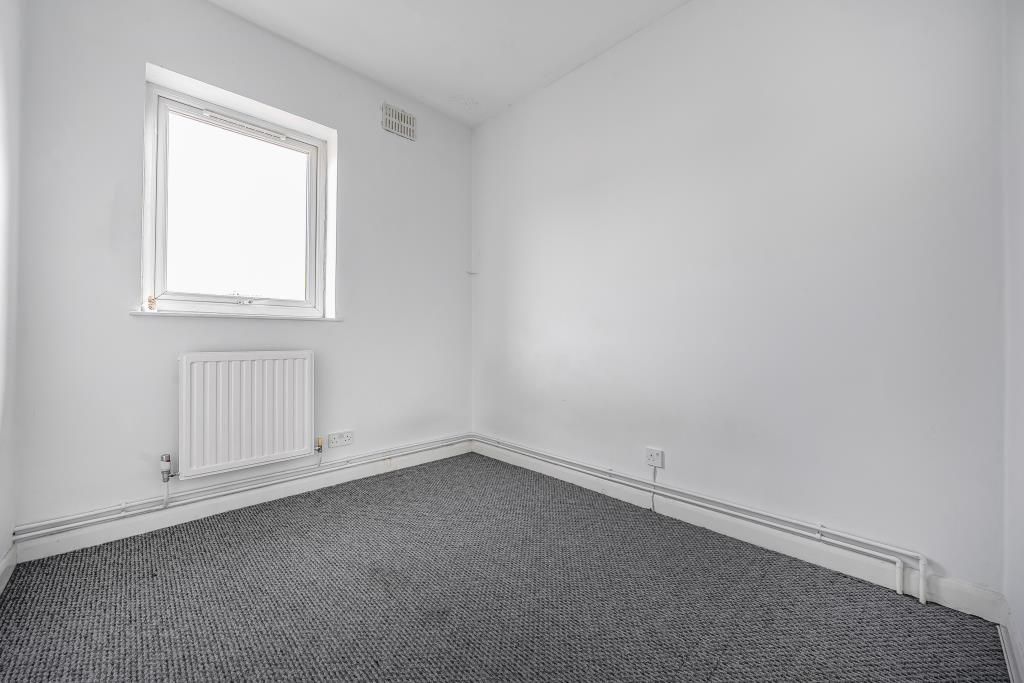 Property photo 3 of 10 Bedroom