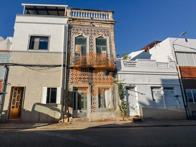 Property photo 2 of 47