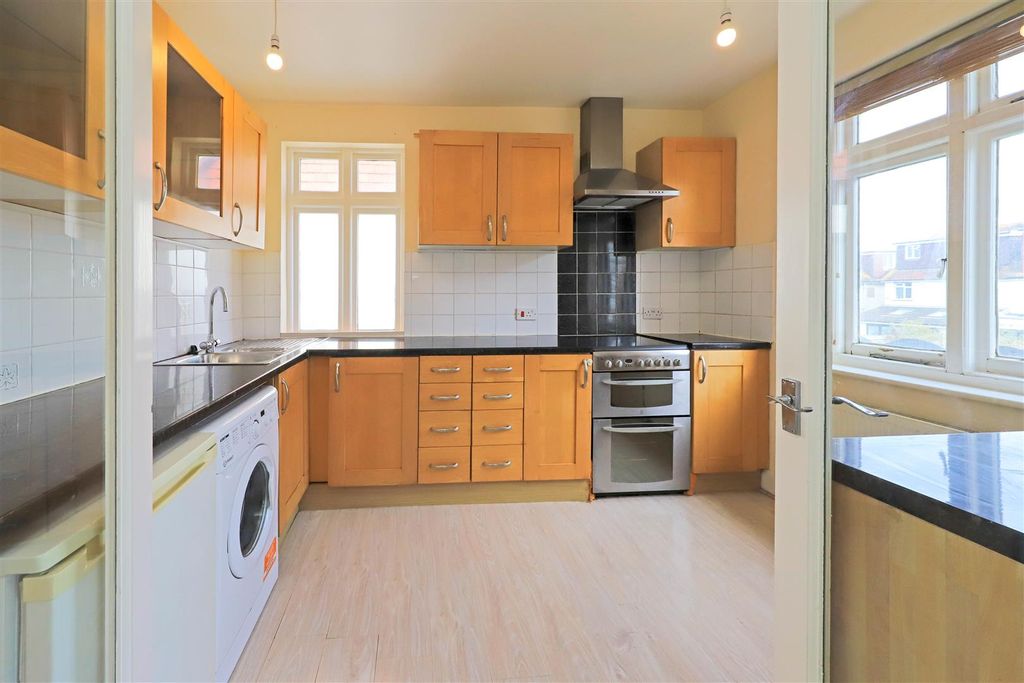 Property photo 3 of 8 Nicholas James Kitchen_.Jpg