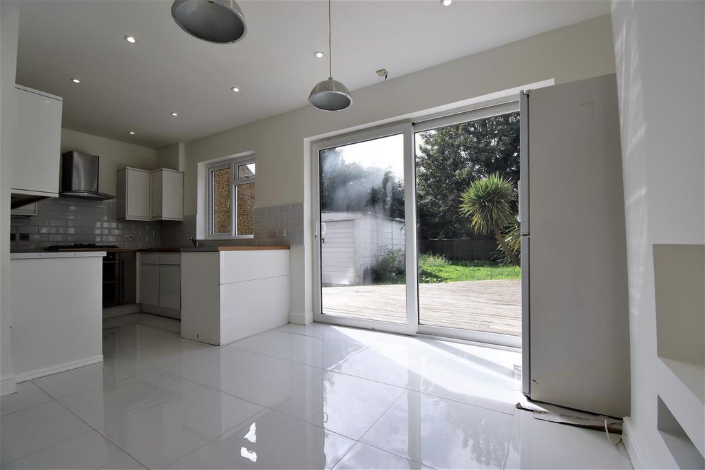 Property photo 3 of 10 A.Jpg