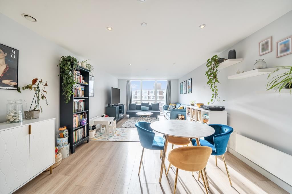 Property photo 1 of 18 Dining Room