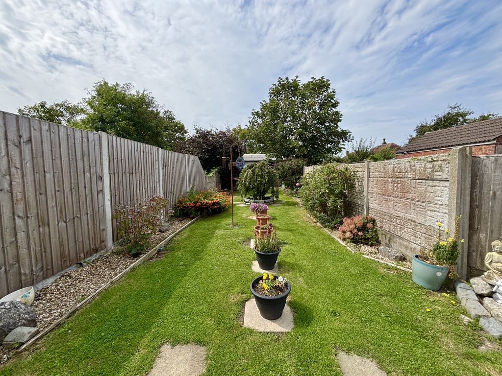 Property photo 2 of 32
