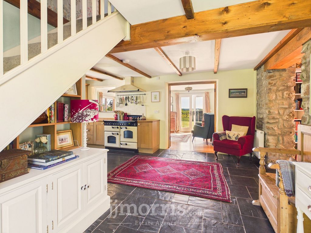 Property photo 3 of 58
