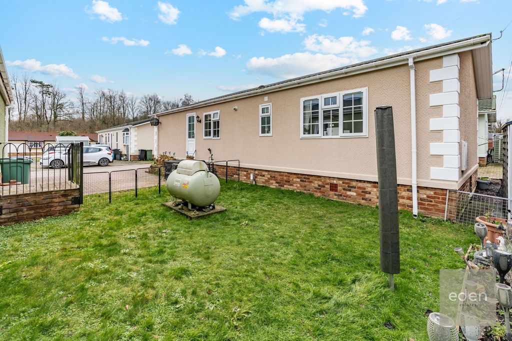 Property photo 2 of 19