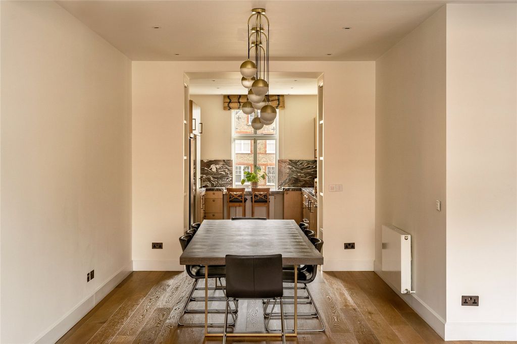 Property photo 3 of 8 Dining Space