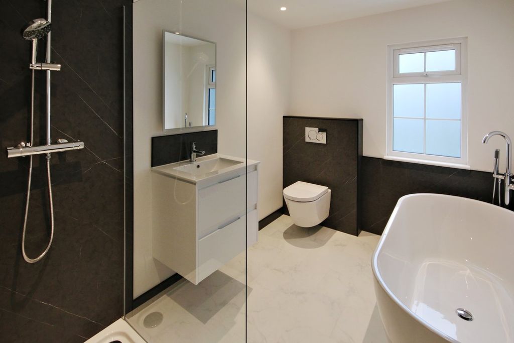 Additional image 8 of 5 bed detached house for saleTurners Hill Road, East Grinstead RH19