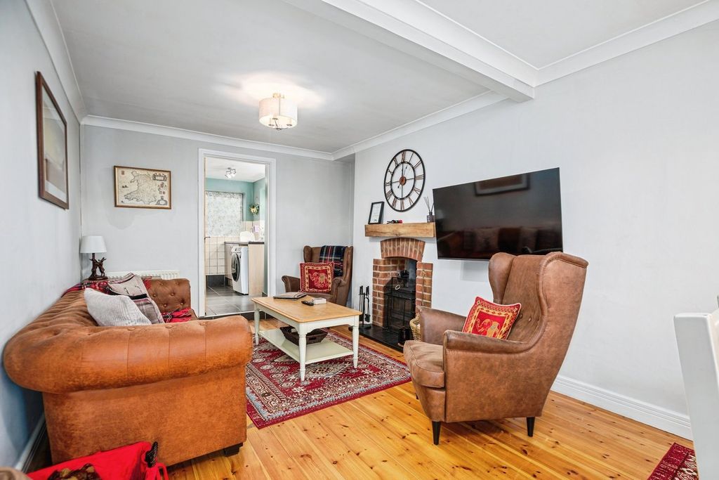 Property photo 2 of 23