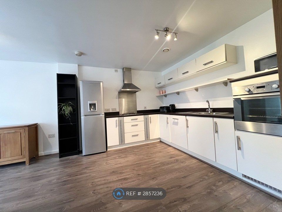 Property photo 3 of 13 Kitchen