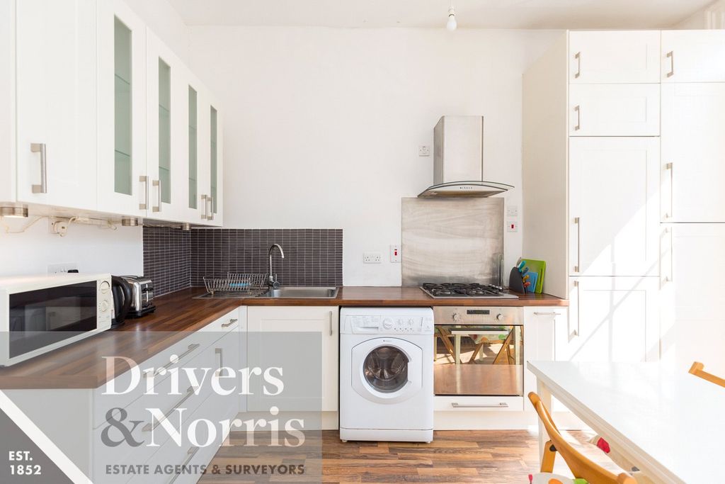 Property photo 2 of 7 Picture No. 10