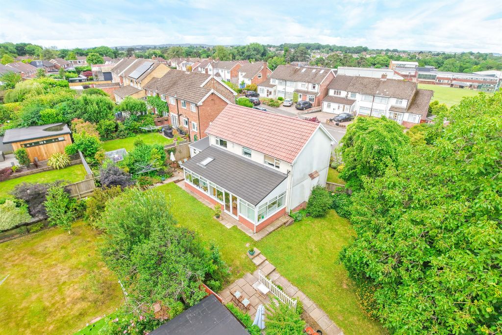Property photo 2 of 33