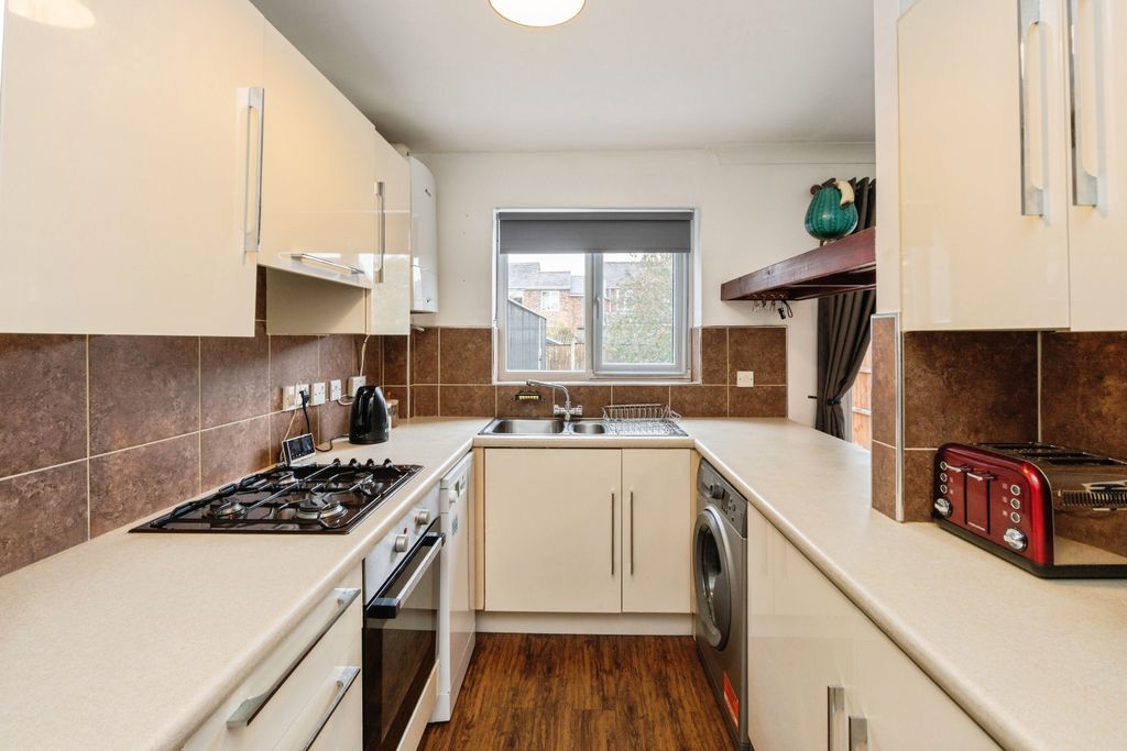 Property photo 2 of 15 Kitchen