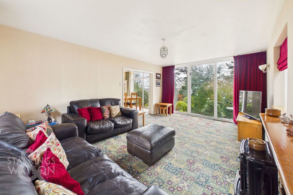 Property photo 2 of 36