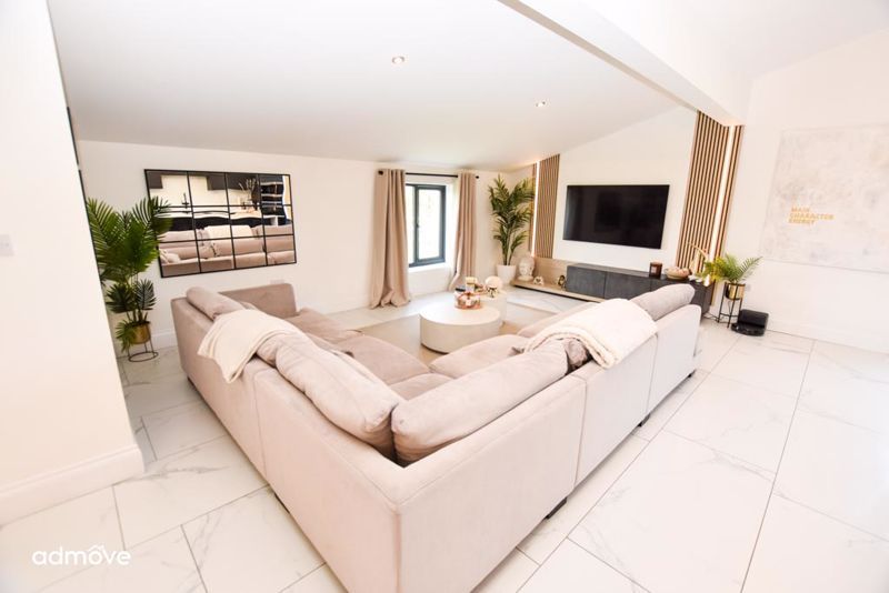 Property photo 3 of 46 Photo 35