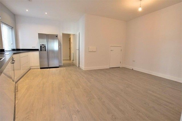 Property photo 2 of 7 Liv 1