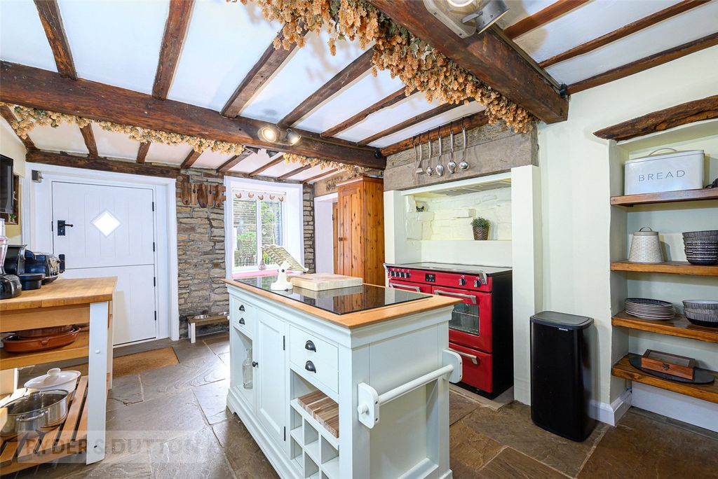 Property photo 3 of 25 Kitchen