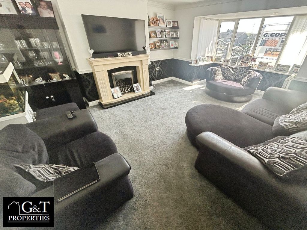 Property photo 2 of 27