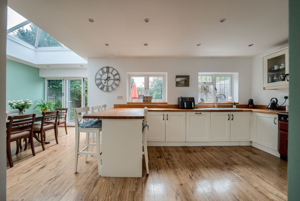 Property photo 3 of 25 Xt5A1155-Hdr(3)