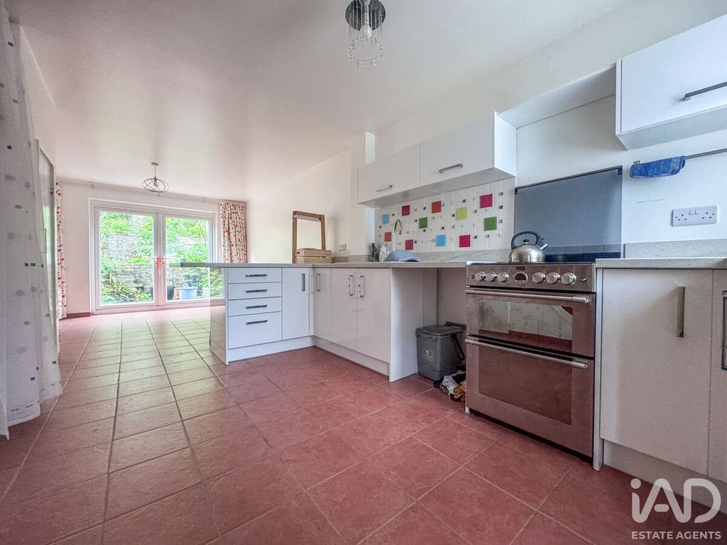 Property photo 3 of 12