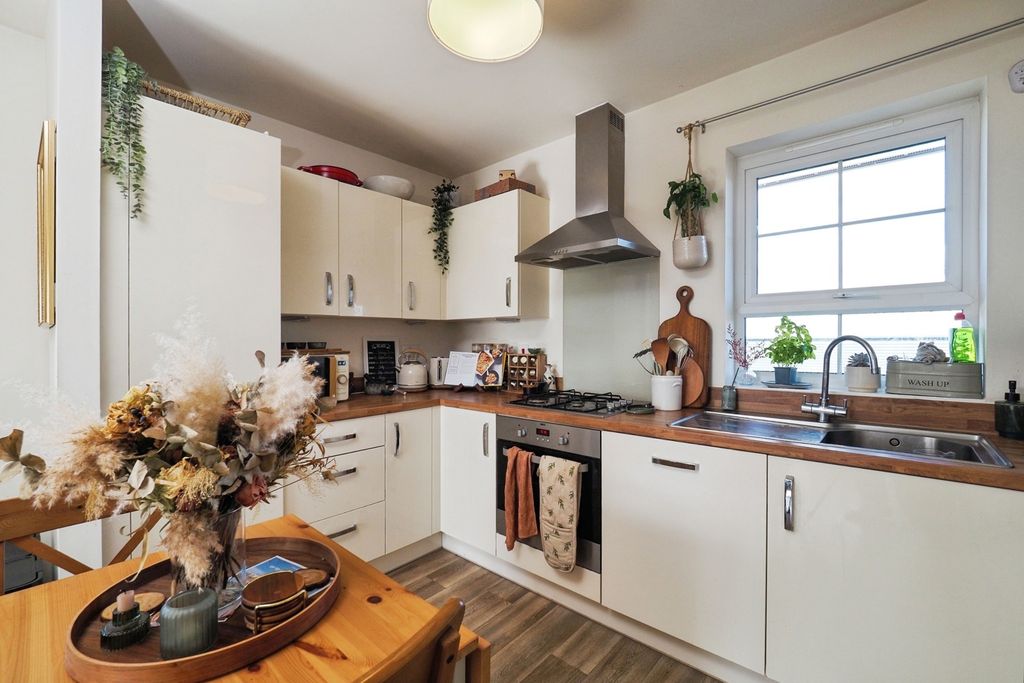 Property photo 2 of 16 Pbox-Img.Jpg