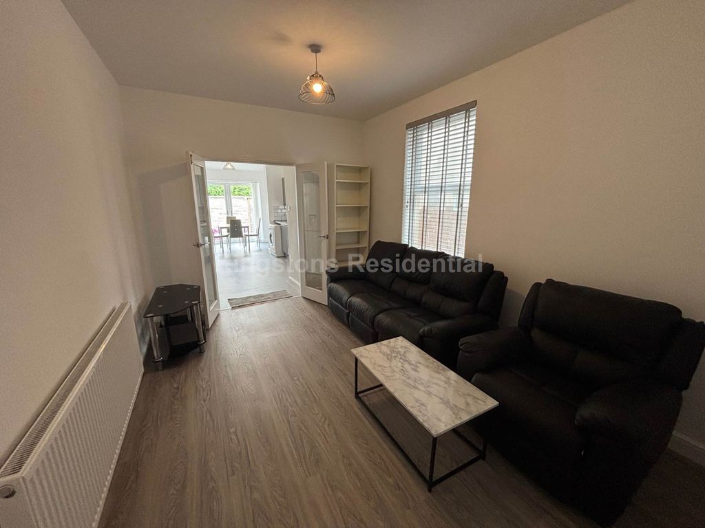 Property photo 3 of 27