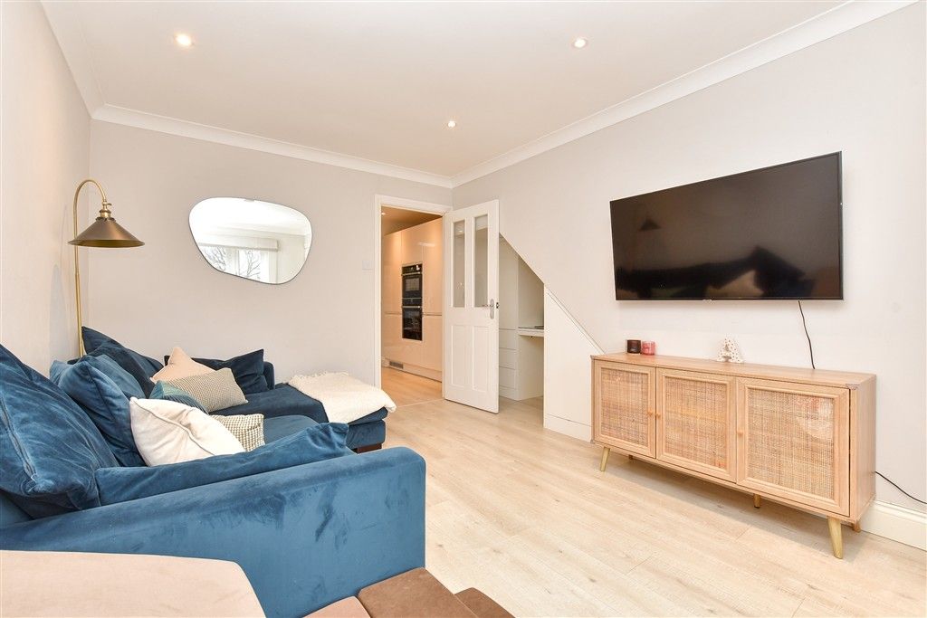 Property photo 2 of 13 Lounge