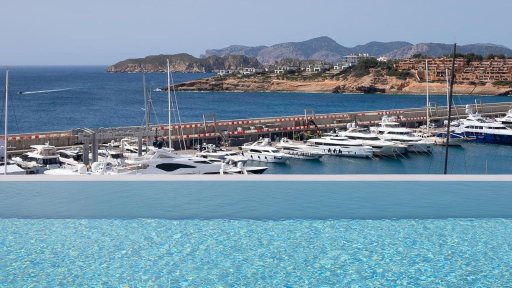 Property photo 2 of 20 65929 Small.Jpg