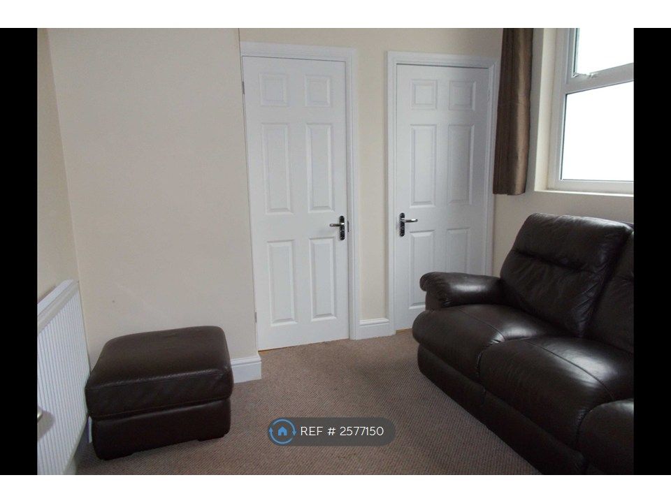 Property photo 3 of 6 Lounge