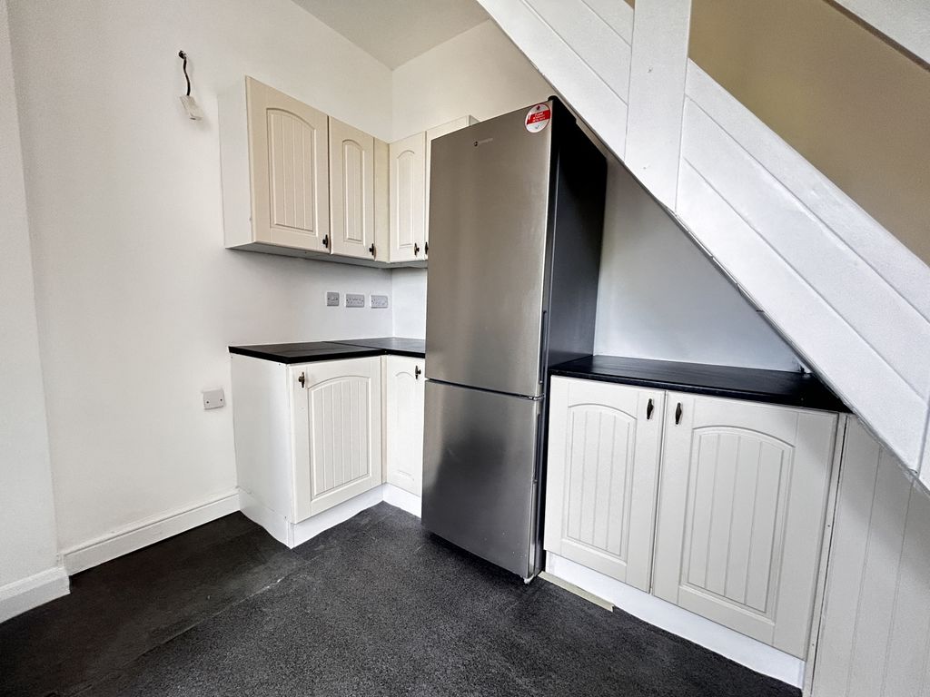 Property photo 3 of 11 Img_4040