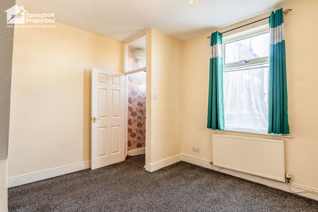 Property photo 3 of 13 Image 2