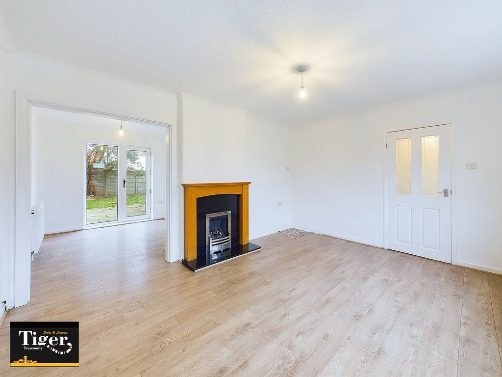 Property photo 1 of 16 Cam03440G0-Pr0237-Still002