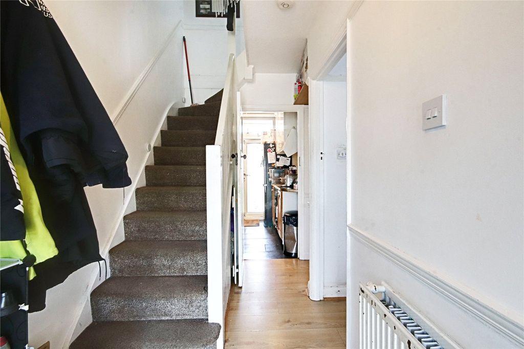 Property photo 3 of 16 Picture No. 13