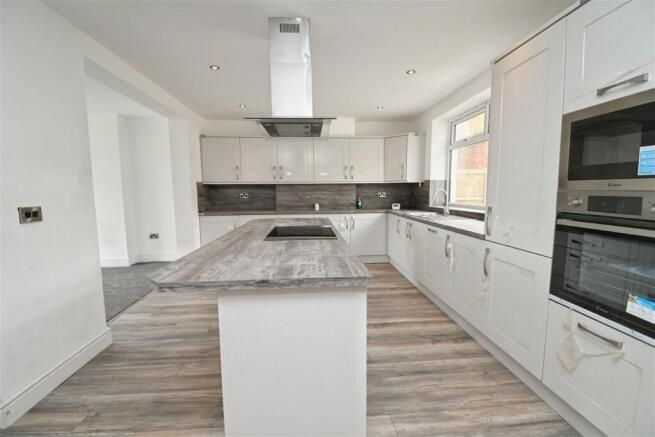 Property photo 2 of 31